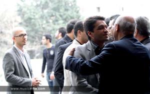 گزارش تصویری از حضور اهالی موسیقی در مراسم ختم پدر شهرام شکوهی گزارش تصویری از حضور اهالی موسیقی در مراسم ختم پدر شهرام شکوهی