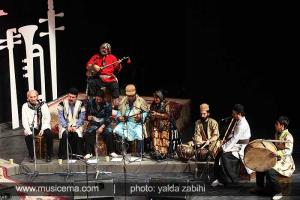 گزارشی از اجرای شاد گروه «سازینه» در تئاتر شهر