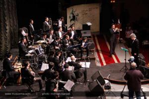 رضا یزدانی و ارکستر بادی تهران برای کمک به موسسه نیکوکاری مهرآفرین به روی صحنه رفتند
